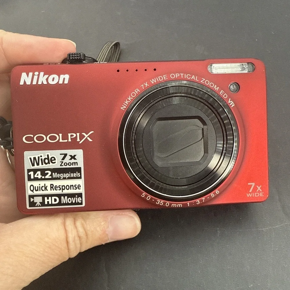 Nikon COOLPIX S6000 14.2MP Compact Camera READ For Parts / Fix